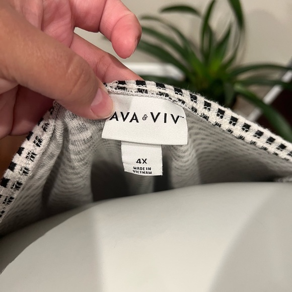 Dress up or wear it casually!  Worn a few times - Picture 3 of 3